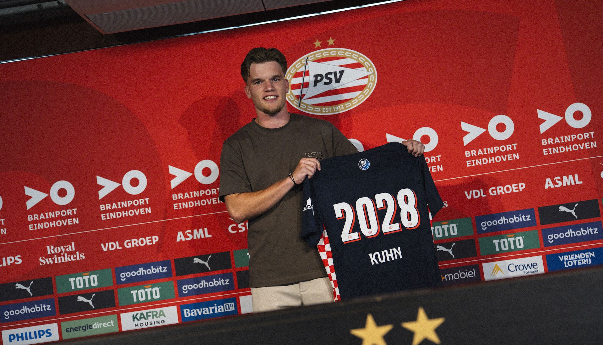 PSV - Contractnieuws | Wessel Kuhn tekent tot medio 2028