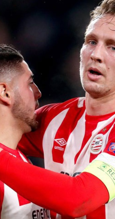 IN BEELD | PSV bijt zich stuk op Barcelona