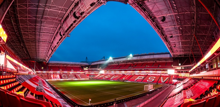 Nieuws | Roken of vapen? Niet in het Philips Stadion!