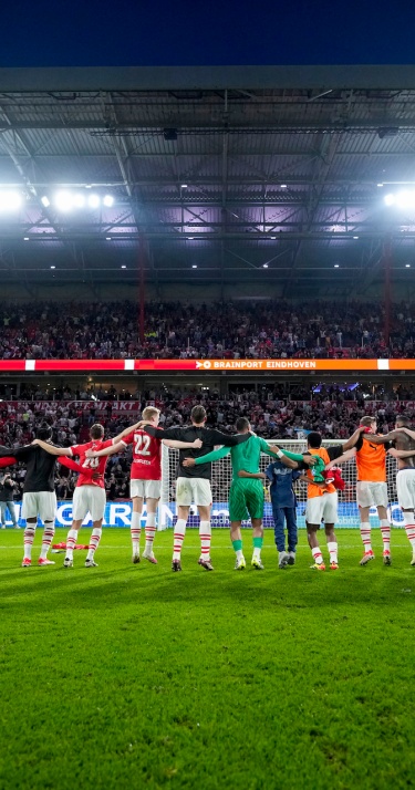 Nieuws | Ingrid Wolf en president-commissaris Robert Van der Wallen langer door in RVC