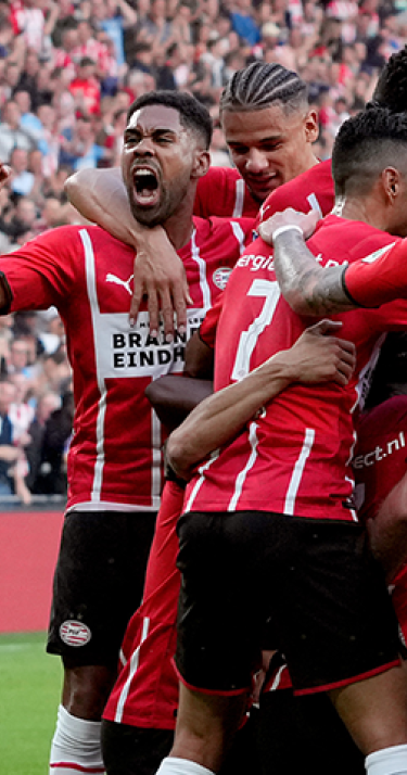 PSV boekt overtuigende winst tegen FC Midtjylland