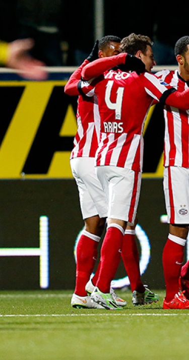 PSV zegeviert bij SC Cambuur: 1-2