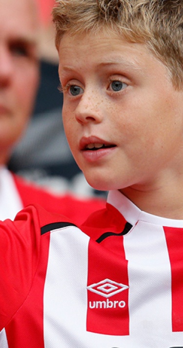 Durf jij het PSV-logo in je haar te laten scheren op de FANdag?