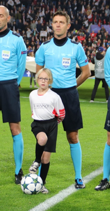 Loop mee in de referee line-up bij PSV - FC Rostov