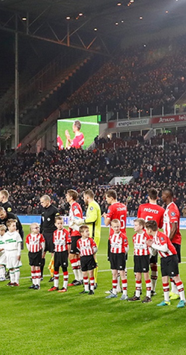 In beeld: Belangrijke zege op ADO