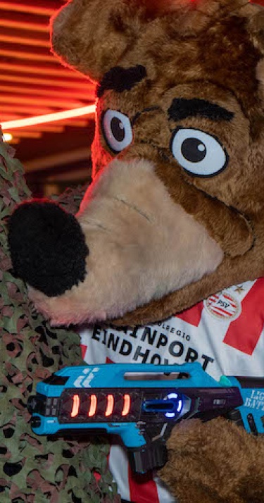 In beeld | Lasergamen in het Philips Stadion 