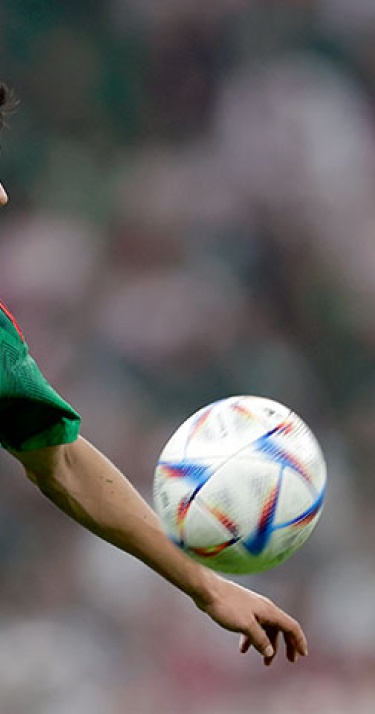 Intercountry period | Lozano hits on comeback for Mexico