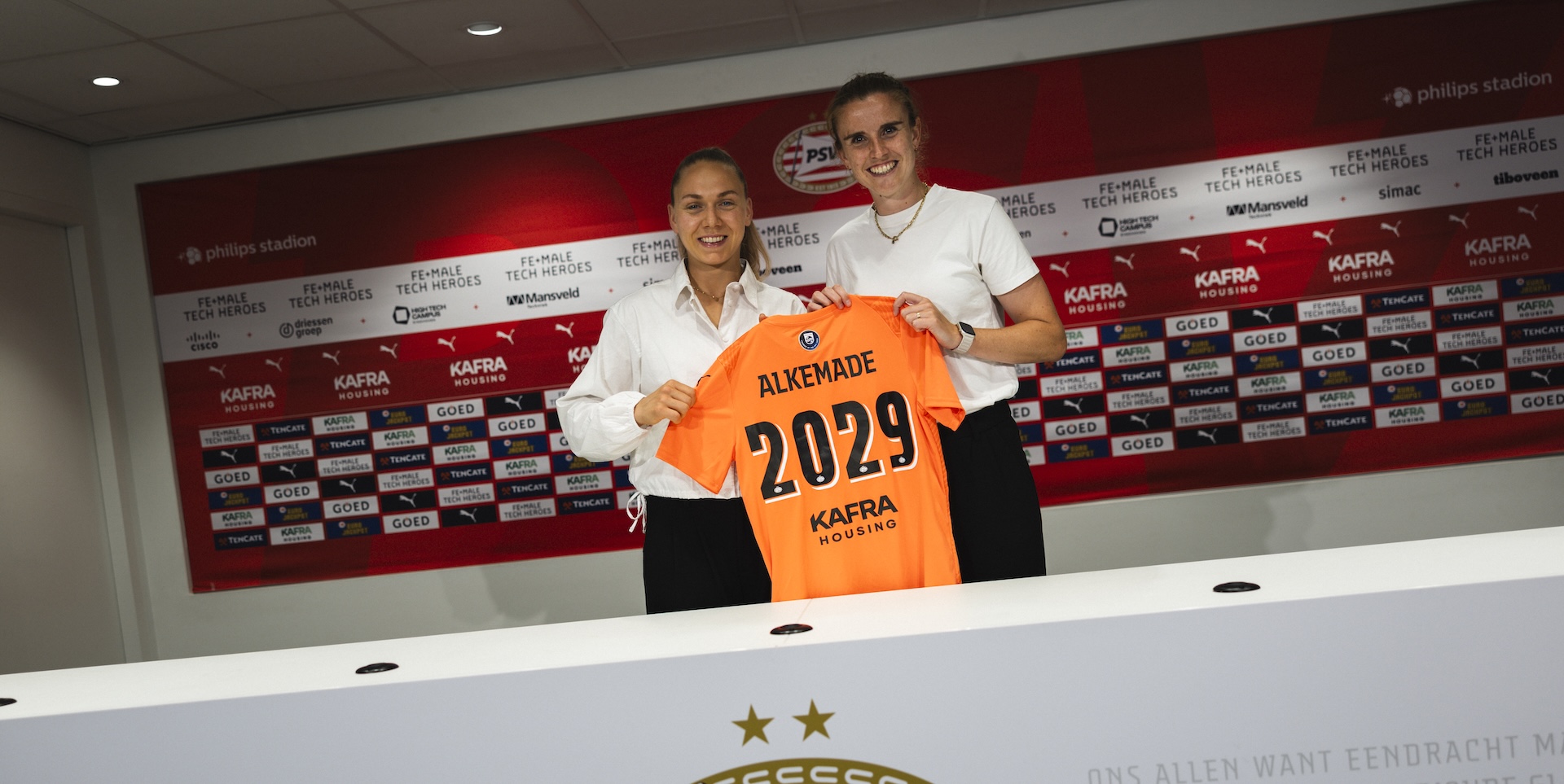 PSV - Contract News | Lisan Alkemade returns from Prague and signs on through 2029
