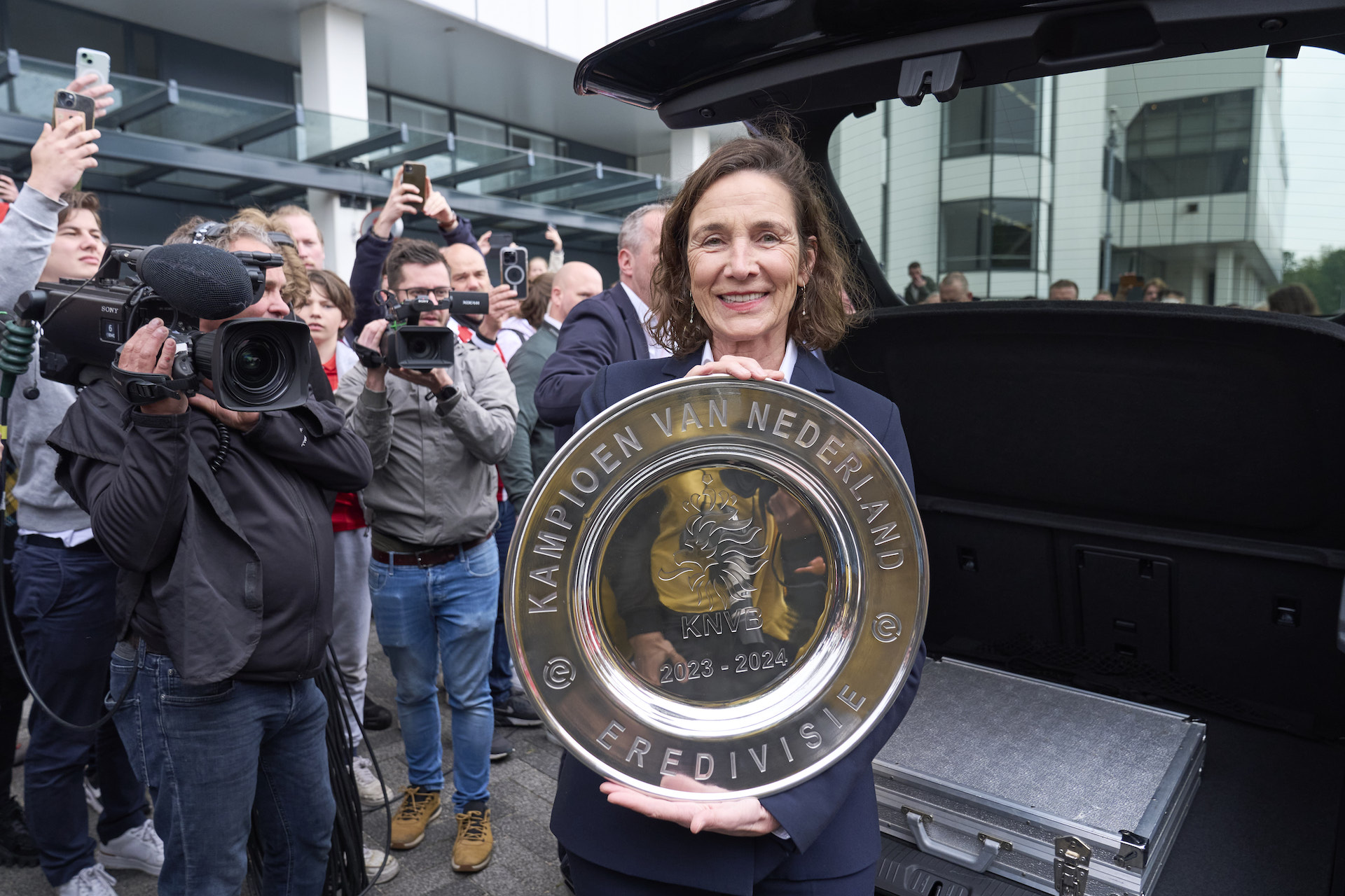De schaal is in het Philips Stadion