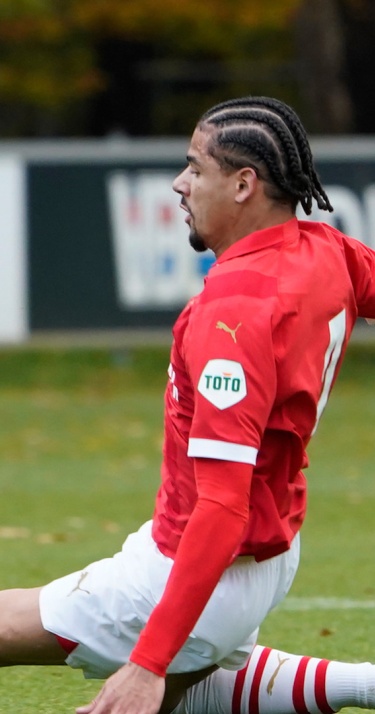 Oefenwedstrijd | Jeugdig PSV verliest van PEC Zwolle 