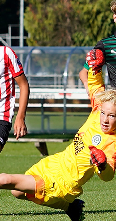 Nieuwe PSV Academy Magazine uitgereikt  