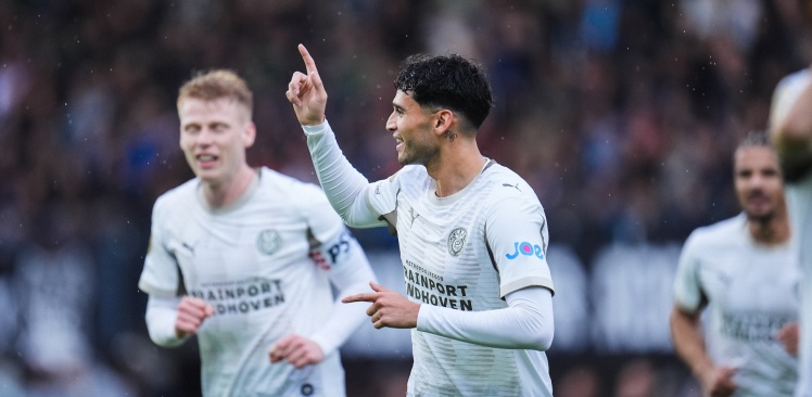 Liveblog | PSV wint zwaarbevochten spektakelstuk in het Goffertstadion