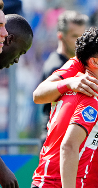 PSV sluit het seizoen af met overwinning op PEC Zwolle