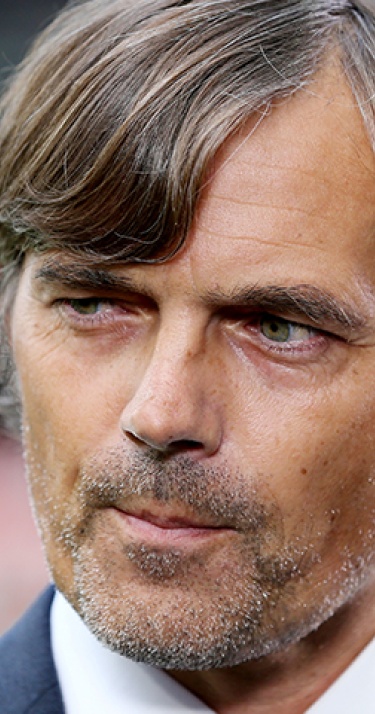 Cocu geniet van zege op AZ
