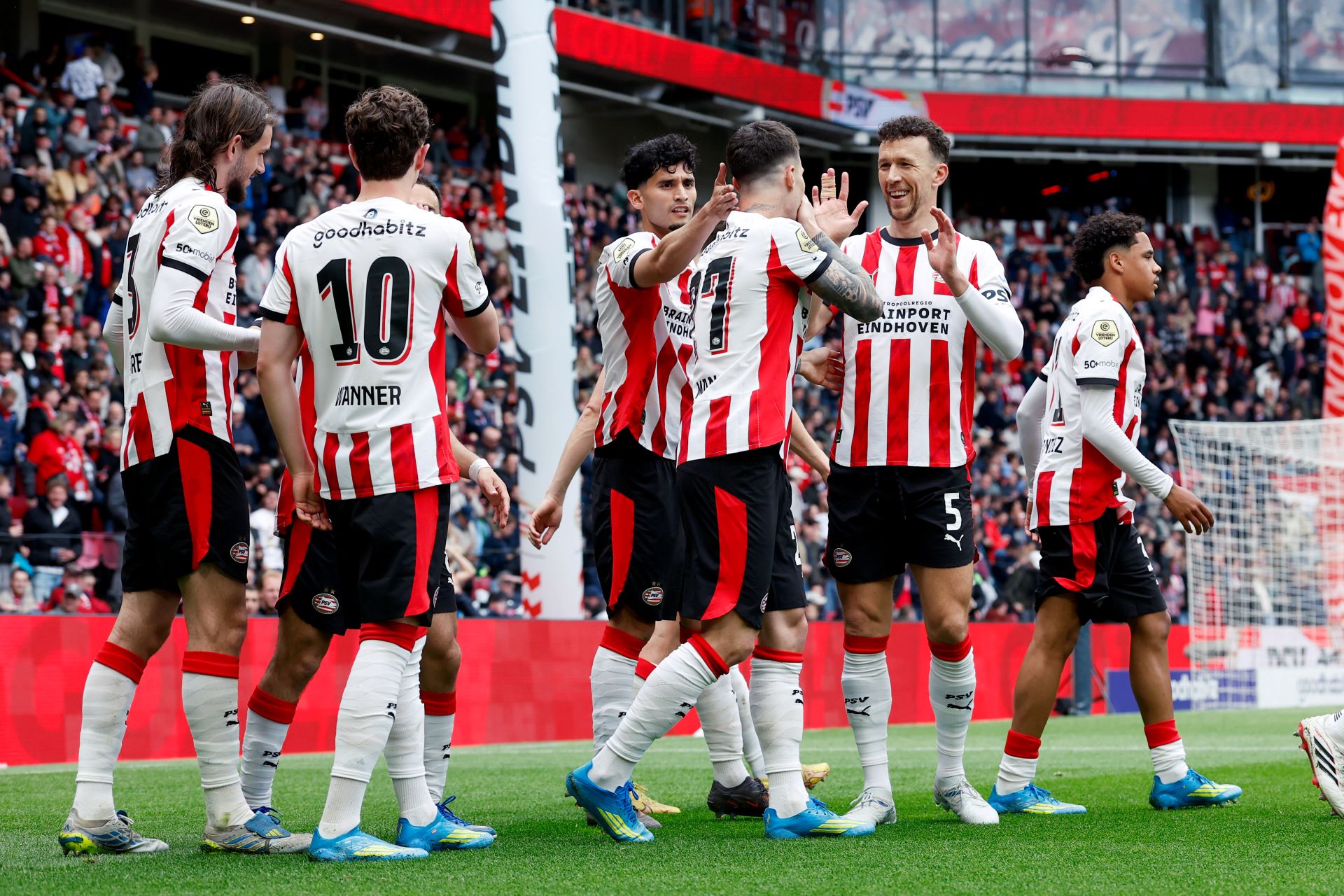 Nabeschouwing | PSV sluit seizoen in stijl af en kroont zich tot meest dominante kampioen ooit 