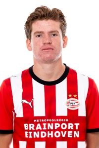 Philip Holseter-Karlsen, Middenvelder
