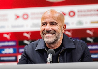 News | Peter Bosz extends contract at PSV by two years