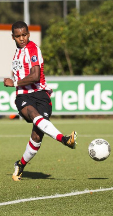 In beeld: PSV O16 - Feyenoord O16