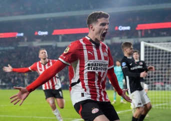 Alles over | PSV aast op 34e thuiszege tegen AZ 