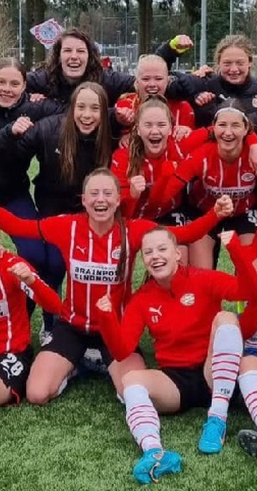 Jong PSV Vrouwen op kampioensjacht 