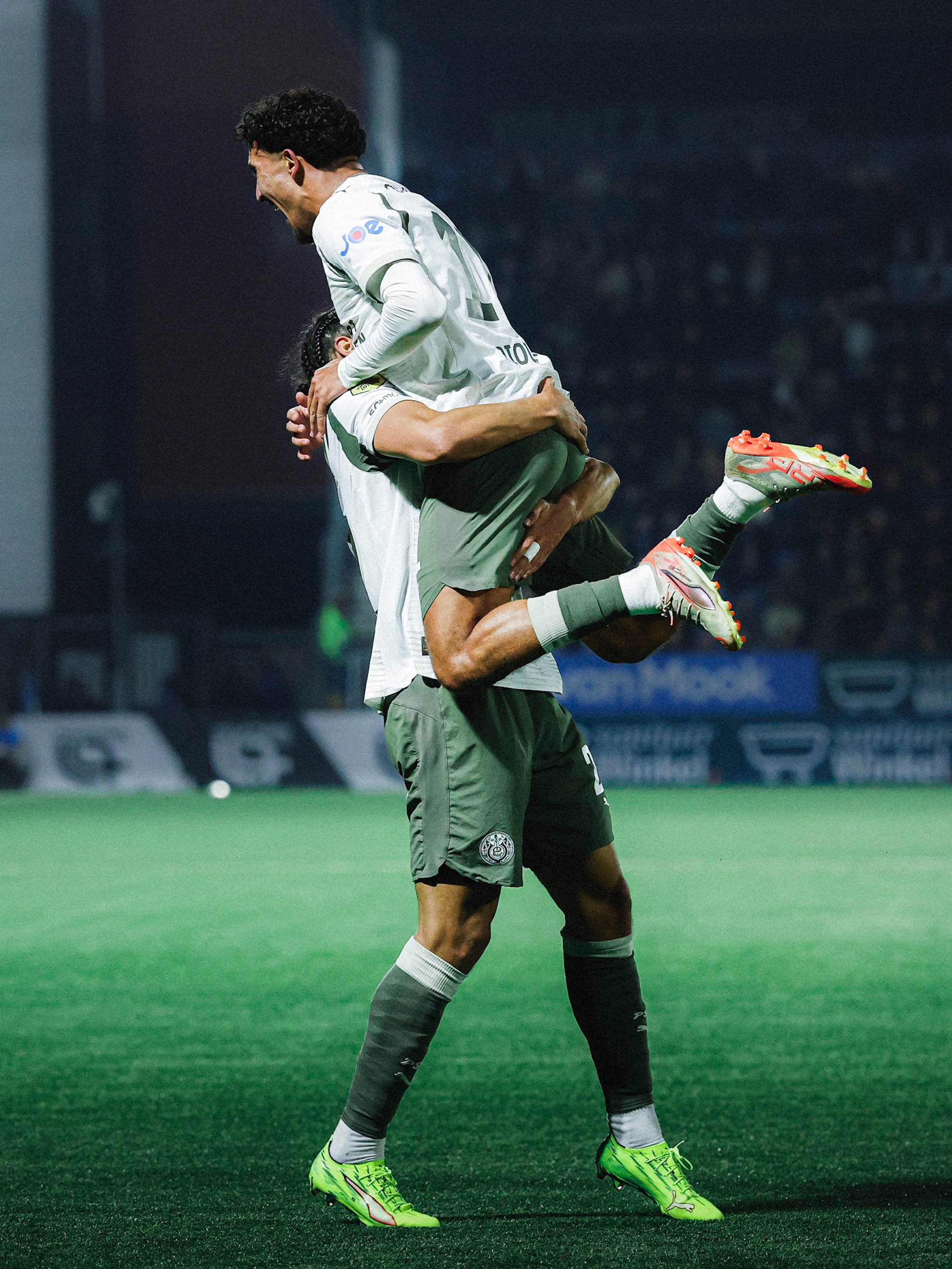 Eerste doelpunt met het hoofd in het PSV-shirt voor Driouech