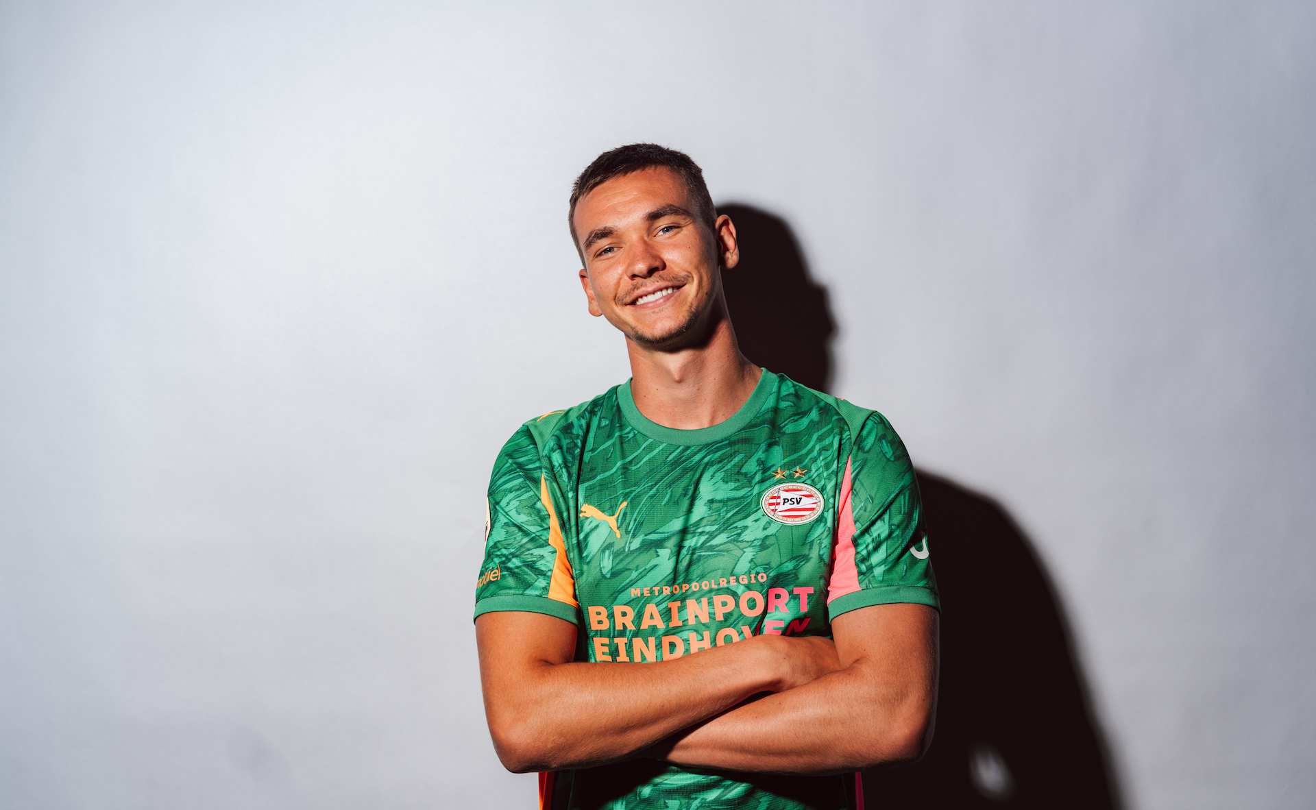 PSV - Transfer | Doelman Matěj Kovář tekent bij PSV, Joël Drommel verlaat trainingskamp