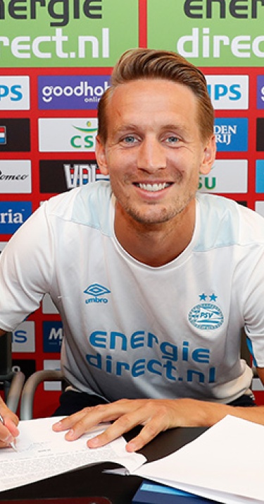 Sainsbury en De Jong tekenen contract