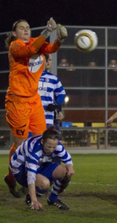 PSV/FC Eindhoven wint met 3-0 van Gent