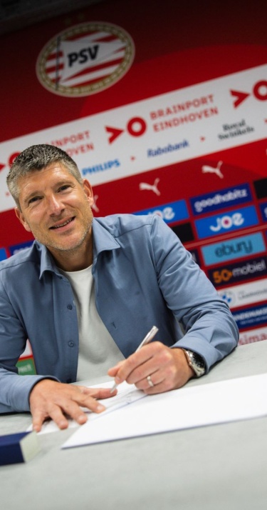Nieuws | Stijn Schaars na contractverlenging ook komend seizoen aan het roer van Jong PSV 