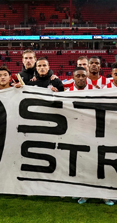 Supporters en spelers steunen Ihattaren 