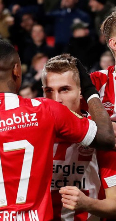 IN BEELD | PSV sluit 2018 af als koploper