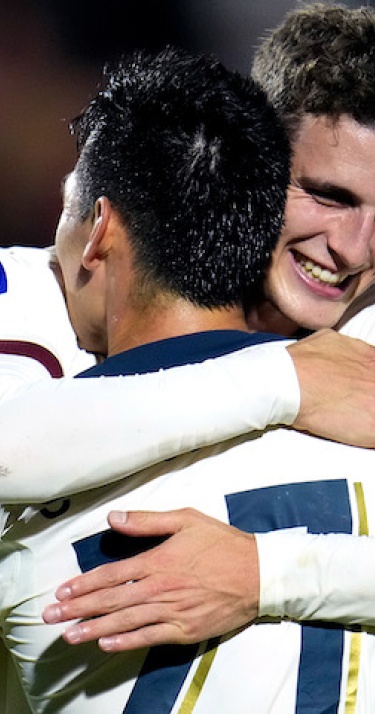 Liveblog | Historisch duel met Almere City FC eindigt in ruime winst 