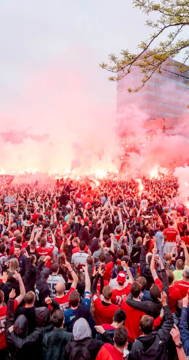 Het Stadhuisplein is Rood!