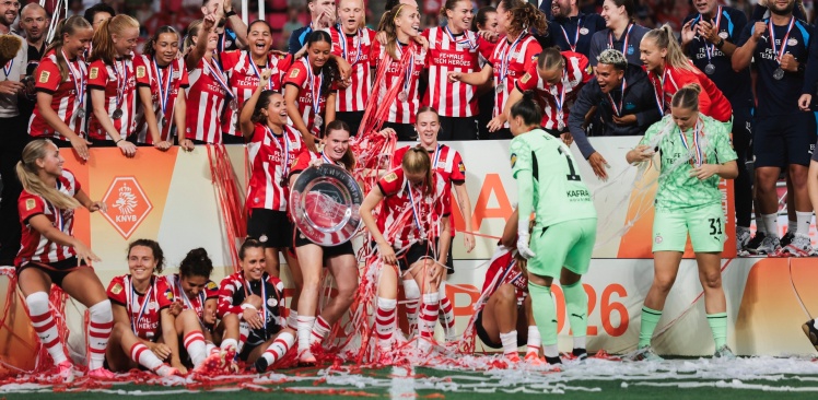 Nieuws | PSV Vrouwen overrompelt FC Twente en wint Supercup 