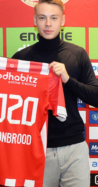 Robin Schoonbrood blijft bij PSV  