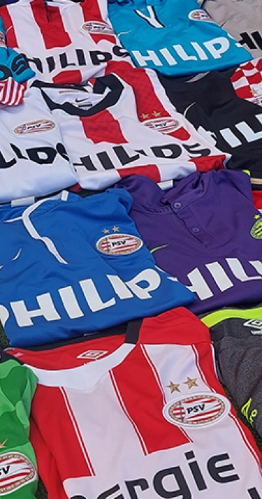 Unieke verzameling: 60 PSV-shirts