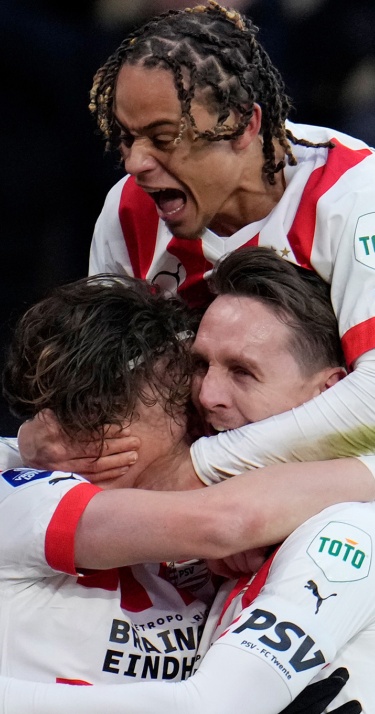 Eredivsie | PSV vergroot met 3-1 overwinning afstand met FC Twente