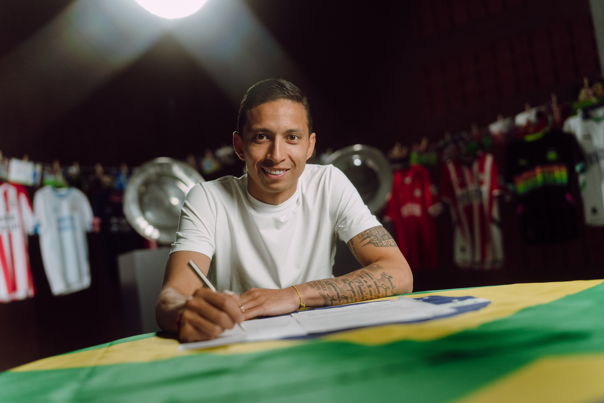 PSV - Contractnieuws | PSV verlengt contract Mauro Júnior tot 2029