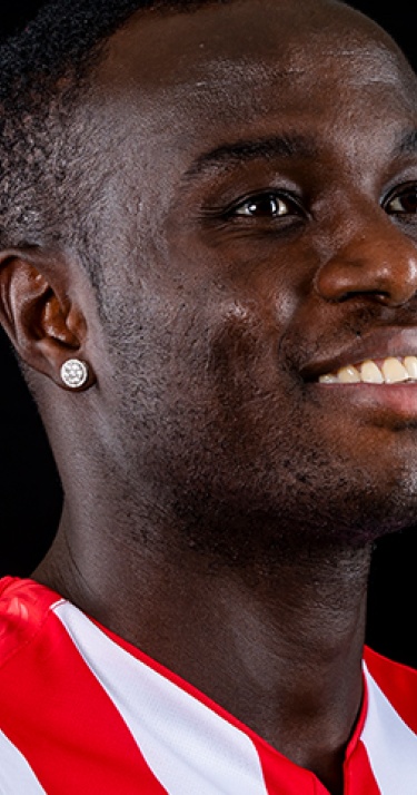 Shirtdetails: Bruma in rood-wit