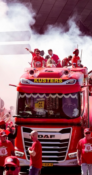 Liveblog | Eindhoven kleurt rood-wit bij indrukwekkende huldiging van PSV