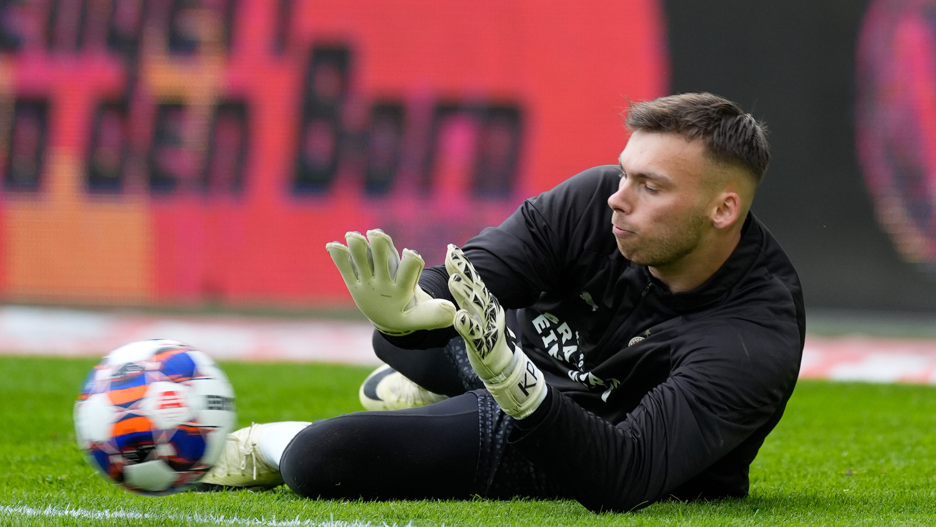 PSV - Transfer | Peersman vertrekt op huurbasis naar België