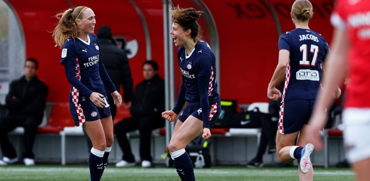 Wedstrijdverslag | PSV Vrouwen verslaat AZ in doelpuntrijk duel