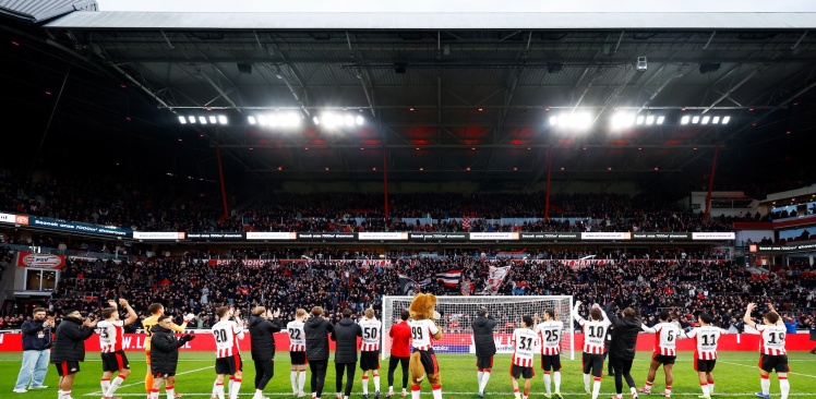 Nieuws | Energiedirect neemt afscheid van PSV met eerbetoon aan fans in Walk of Fame