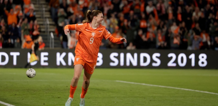 Interlandperiode | Liz Rijsbergen debuteert en scoort eerste treffer voor Oranje