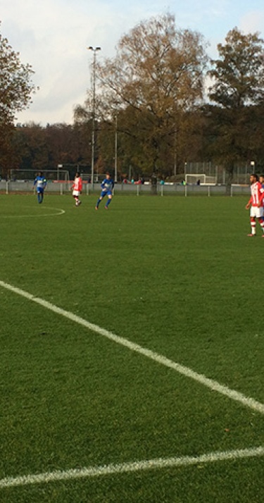 Narsingh schiet PSV in oefenduel langs KRC Genk