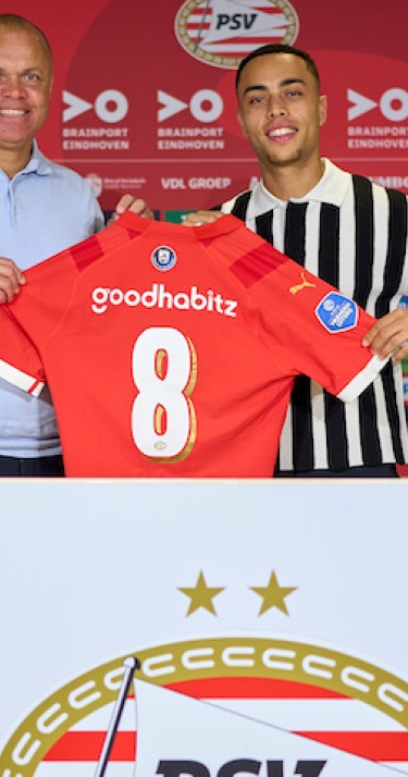 Transfer | PSV huurt Dest met koopoptie van FC Barcelona 