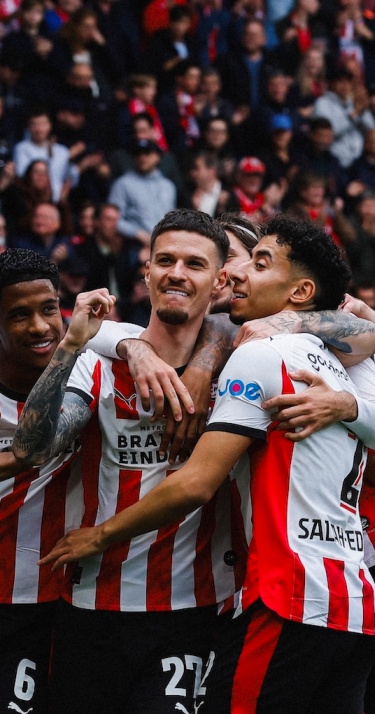 Liveblog | PSV eindigt seizoen met vijfklapper tegen FC Twente