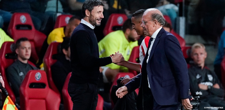 Van Bommel wil gefocust PSV zien: ‘wisselvalligheid niet onlogisch’