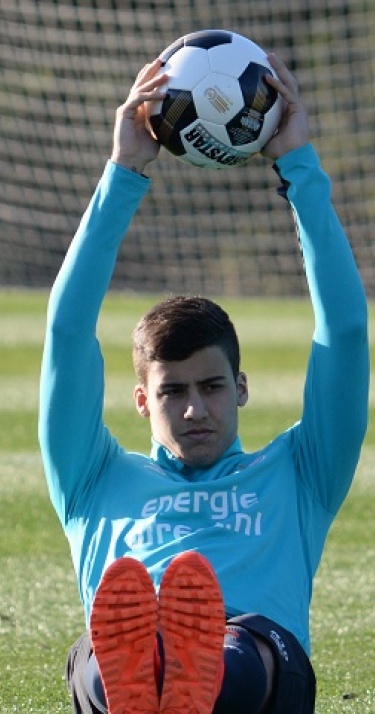 Drietal Jong PSV’ers traint mee met PSV 1