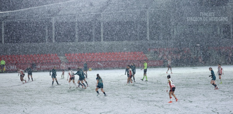 Wedstrijdverslag | PSV Vrouwen wint in de sneeuw van PEC Zwolle